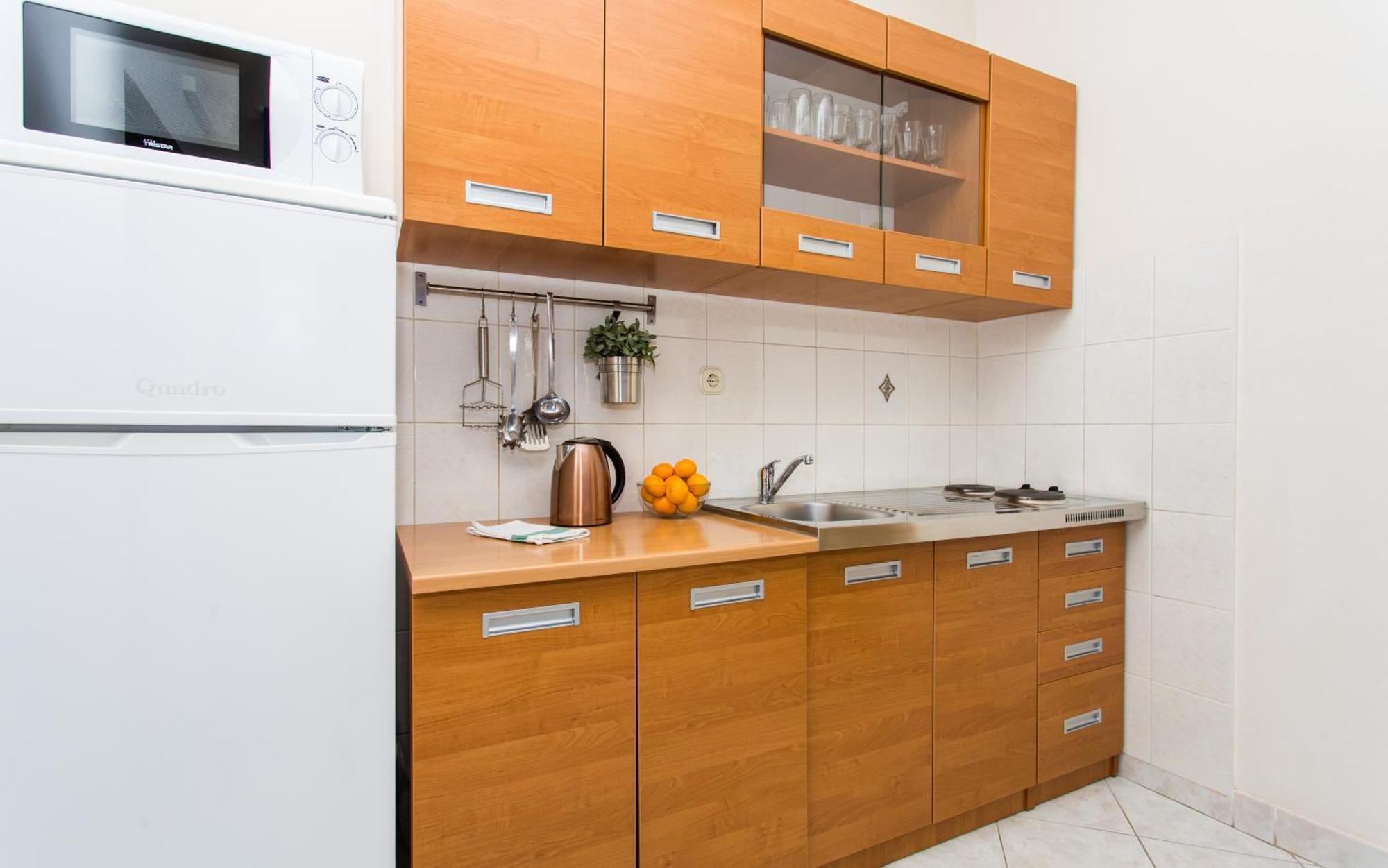 Apartment Luka 3 *