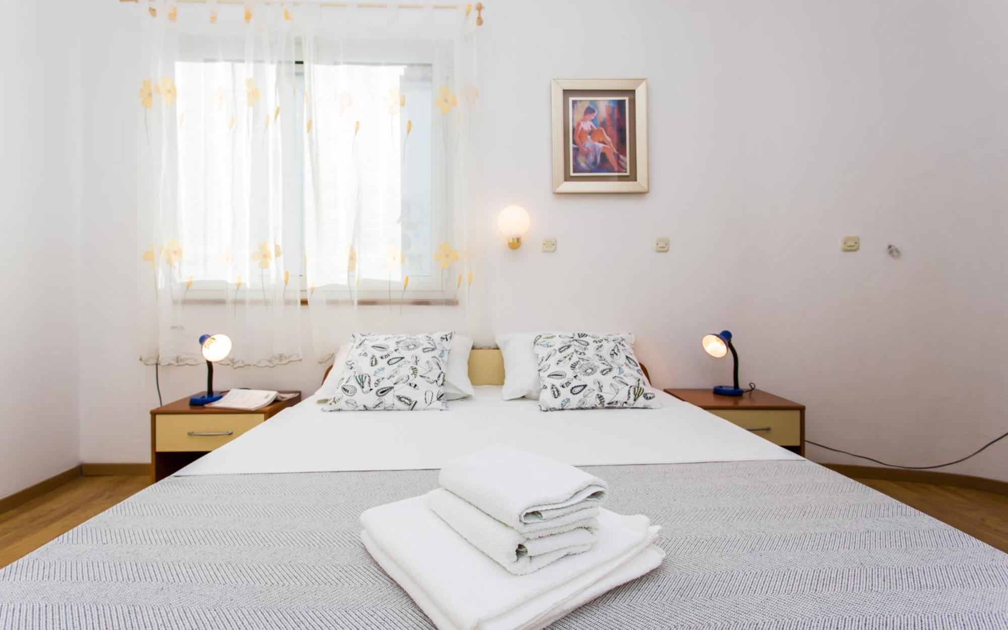 Apartment Luka 3 *