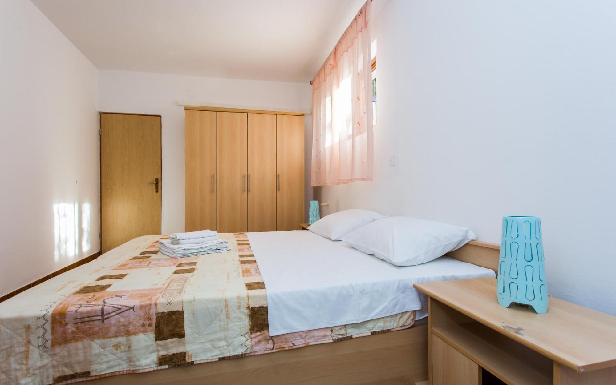 Luka 3 * Baska (Krk)